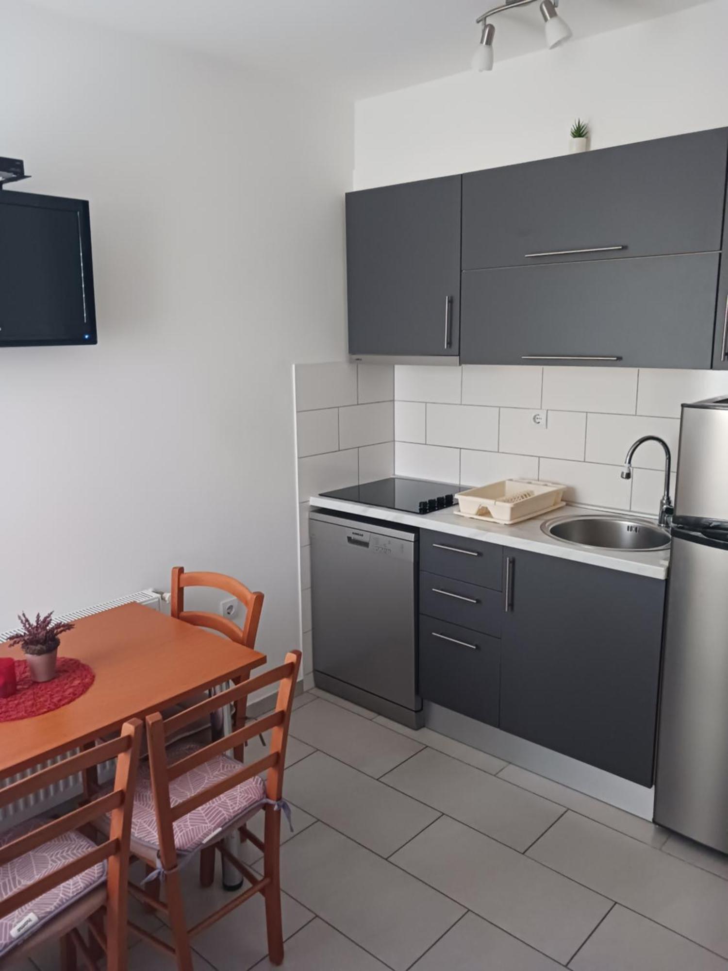 Apartmani Petra Primosten Ngoại thất bức ảnh